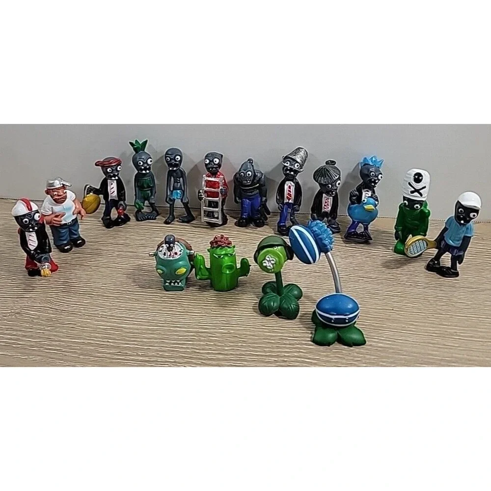 Plants vs Zombies PVC Figures 16‎ Lot